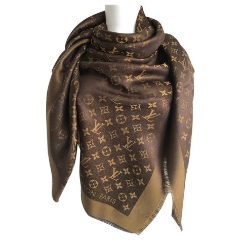 louis vuitton echarpes homme|prix foulard louis vuitton.